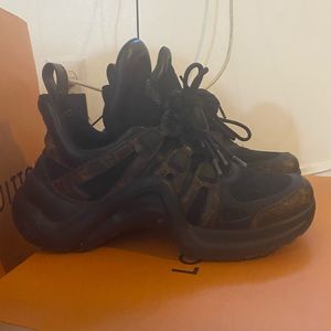 Louis Vuitton archlights sold out 37 new!